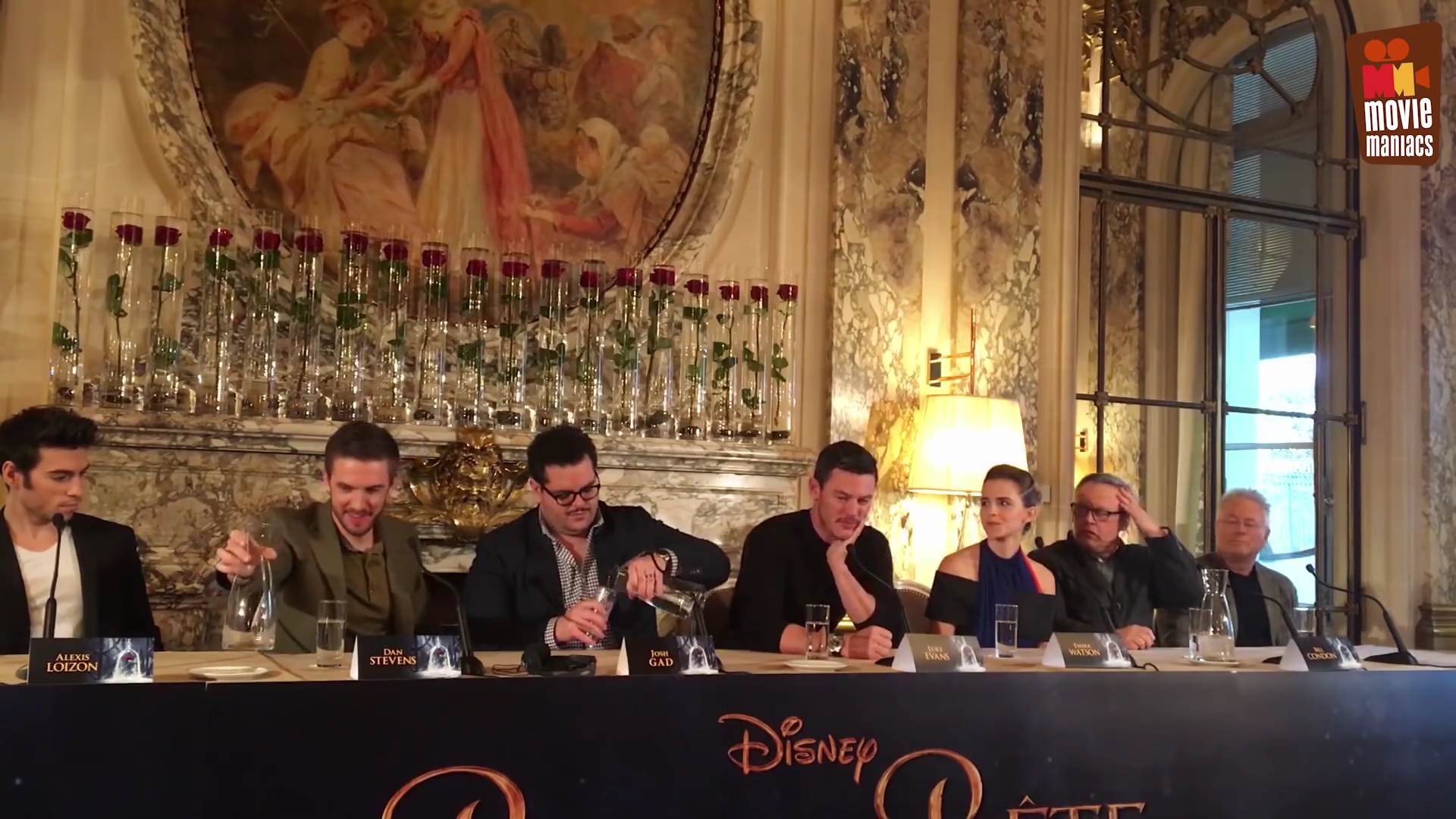 EmmaWatsonFan-dot-nl_BeautyAndTheBeastPersConferentieParijs0958.jpg