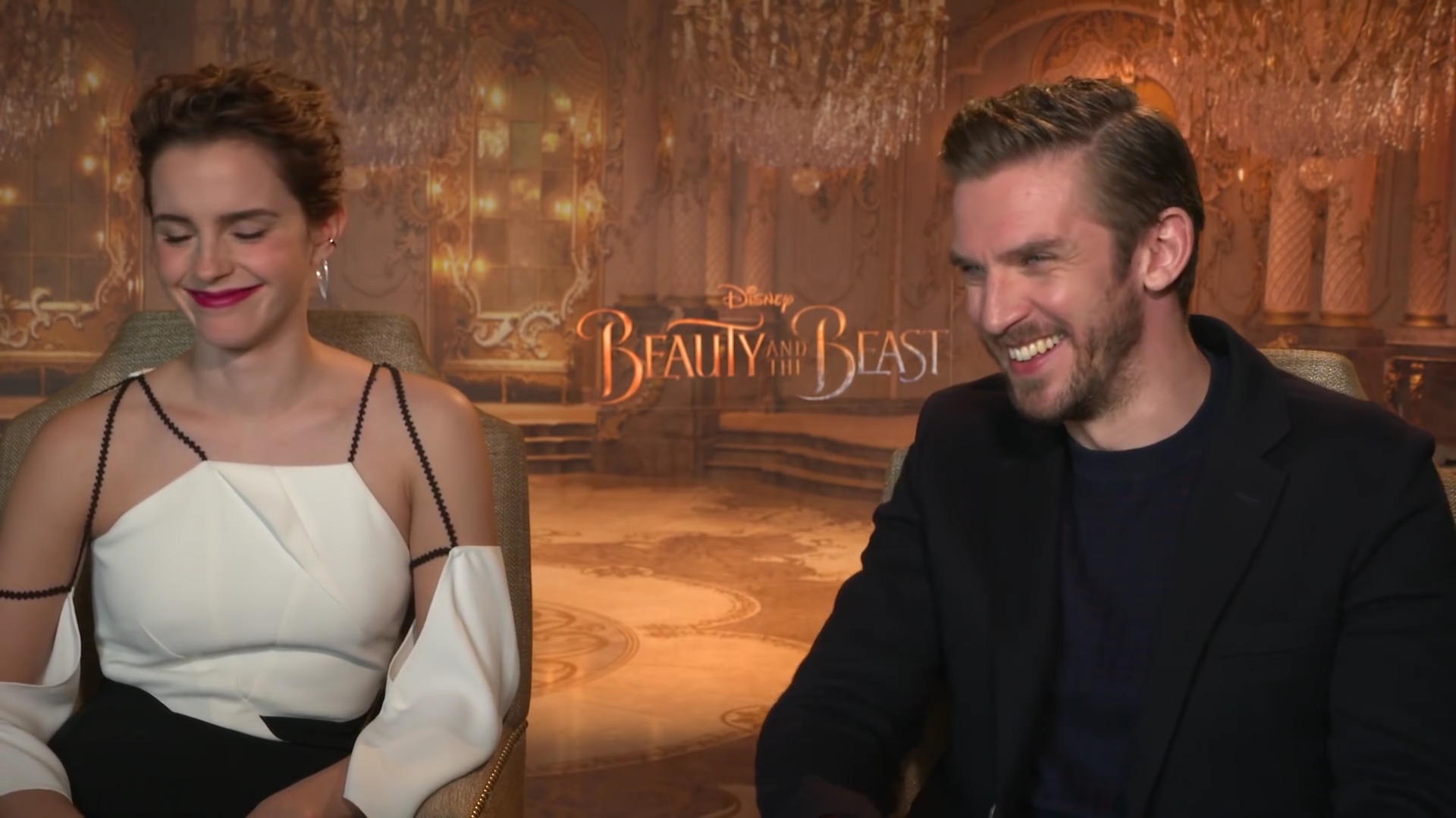 EmmaWatsonFan-dot-NL_2017BeautyAndTheBeastPressJunket-CinemaBlend0046.jpg