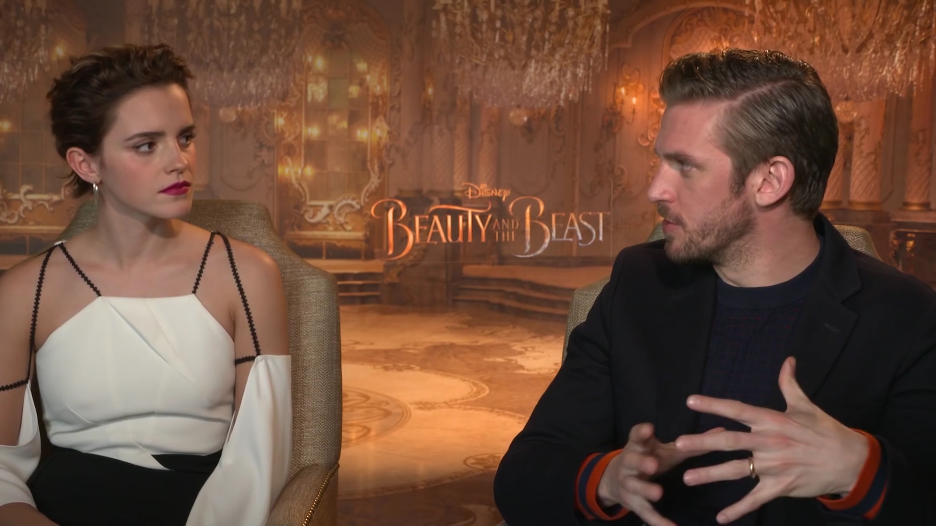 EmmaWatsonFan-dot-NL_2017BeautyAndTheBeastPressJunket-CinemaBlend0076.jpg