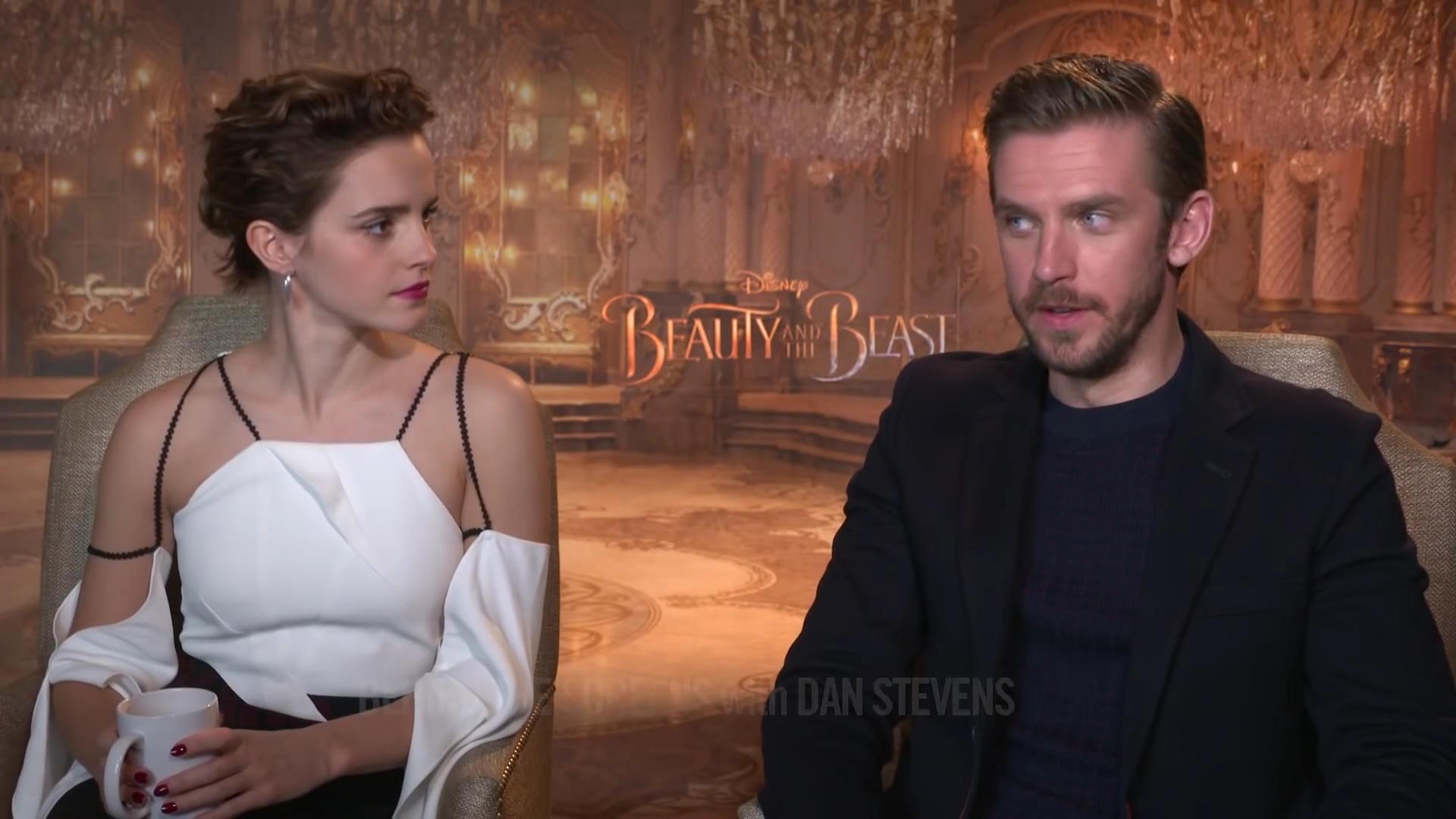 EmmaWatsonFan-dot-NL_BeautyAndTheBeastPressJunket-HarkinsTheatres0085.jpg