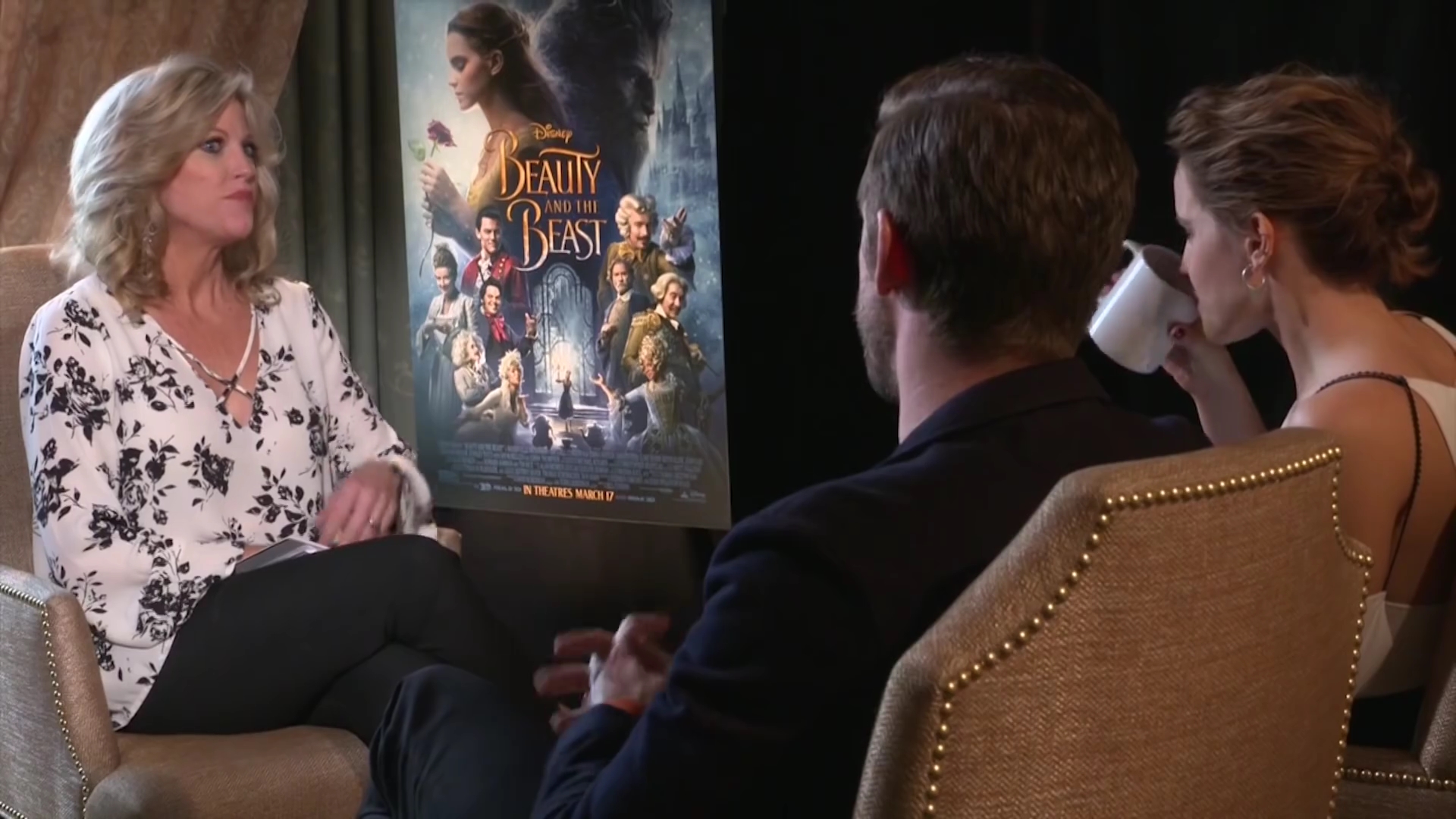 EmmaWatsonFan-dot-NL_BeautyAndTheBeastPressJunket-HarkinsTheatres0092.jpg