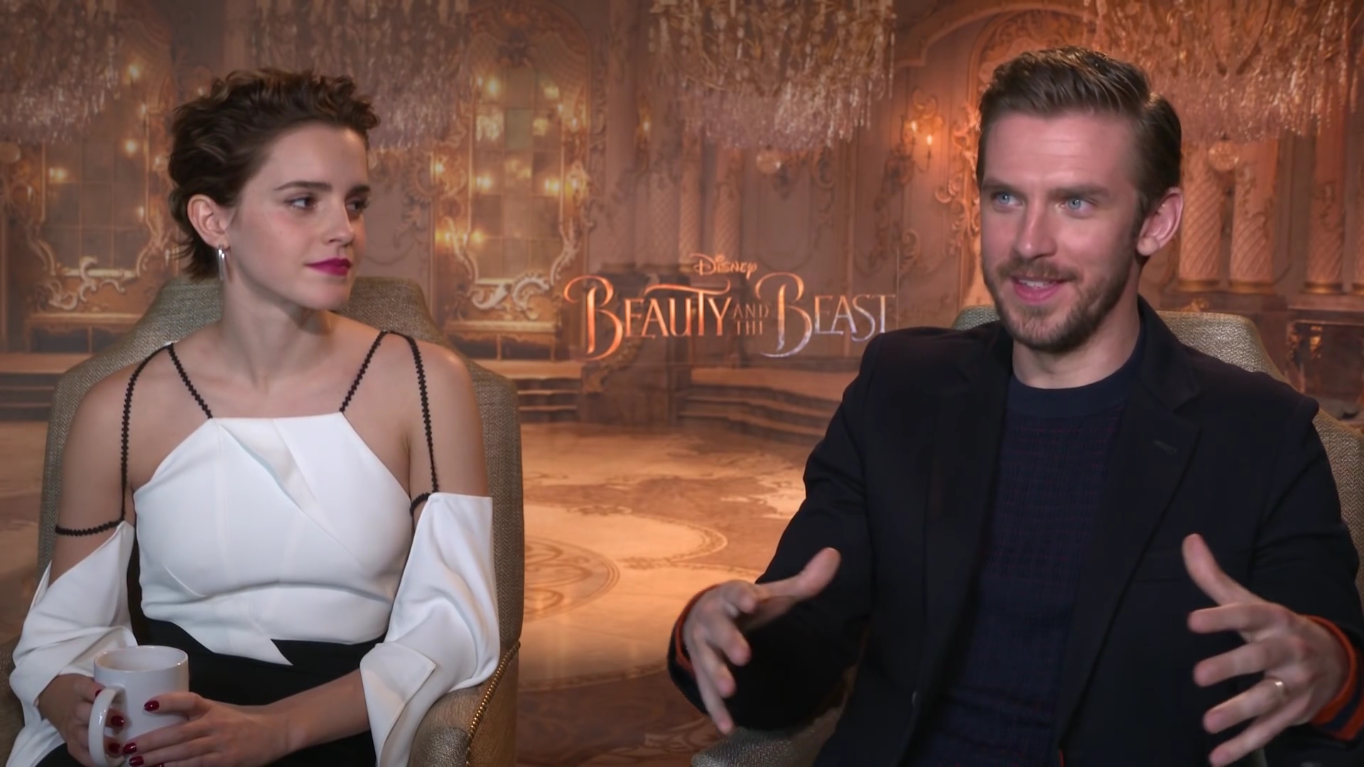 EmmaWatsonFan-dot-NL_BeautyAndTheBeastPressJunket-HarkinsTheatres0146.jpg