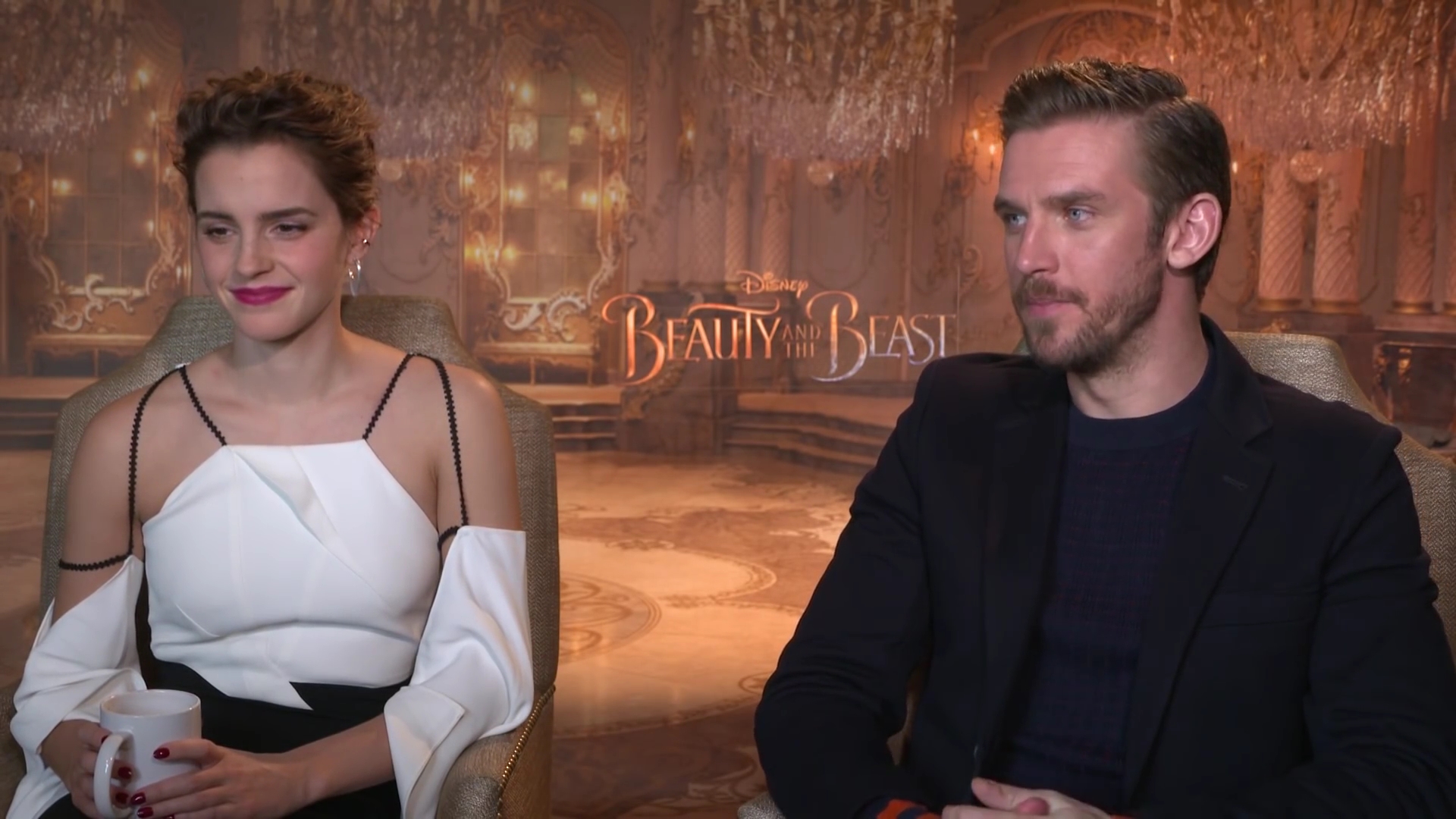 EmmaWatsonFan-dot-NL_BeautyAndTheBeastPressJunket-HarkinsTheatres0149.jpg