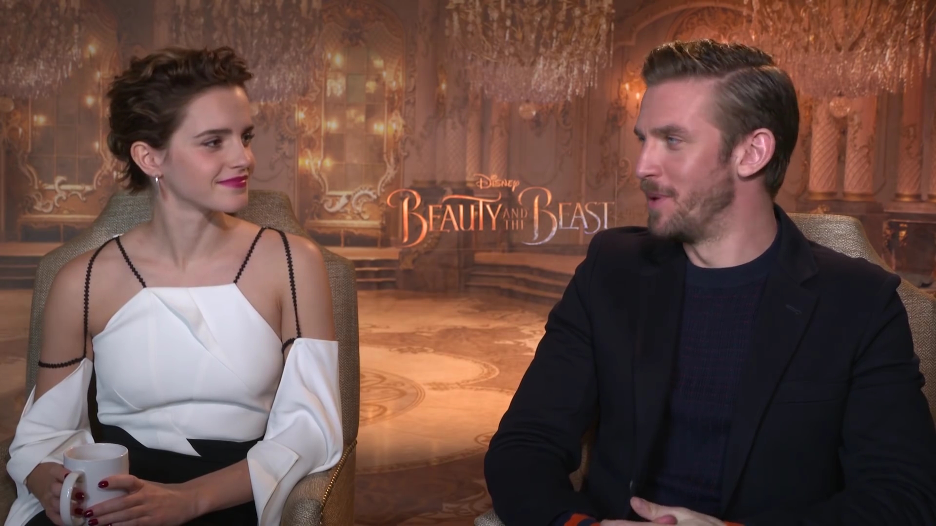 EmmaWatsonFan-dot-NL_BeautyAndTheBeastPressJunket-HarkinsTheatres0150.jpg