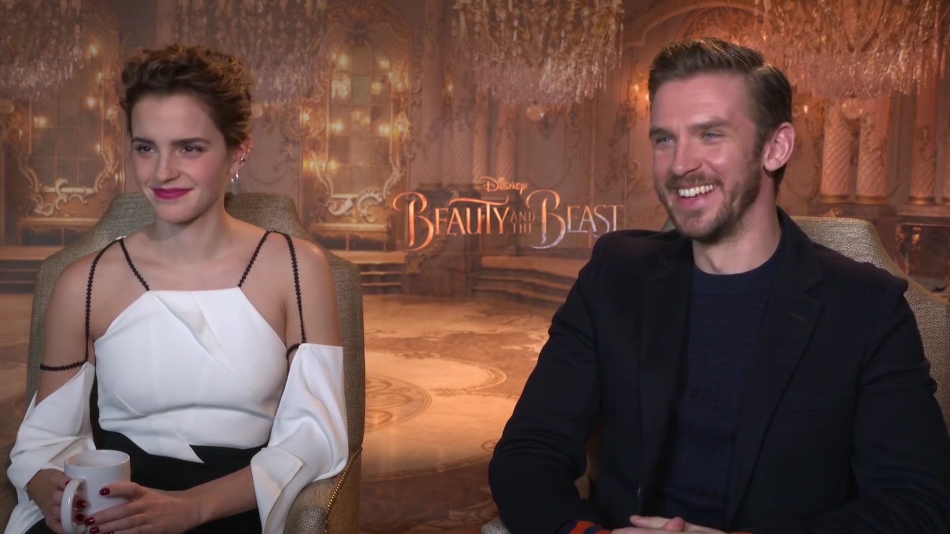 EmmaWatsonFan-dot-NL_BeautyAndTheBeastPressJunket-HarkinsTheatres0151.jpg