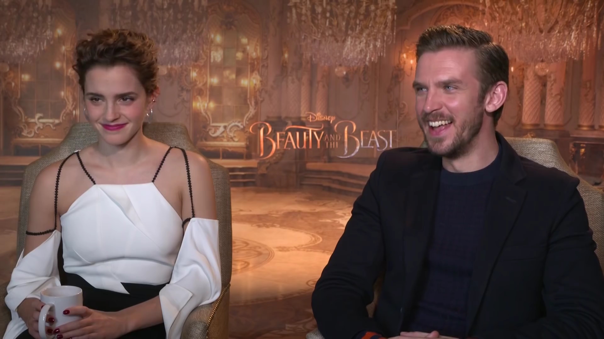 EmmaWatsonFan-dot-NL_BeautyAndTheBeastPressJunket-HarkinsTheatres0153.jpg