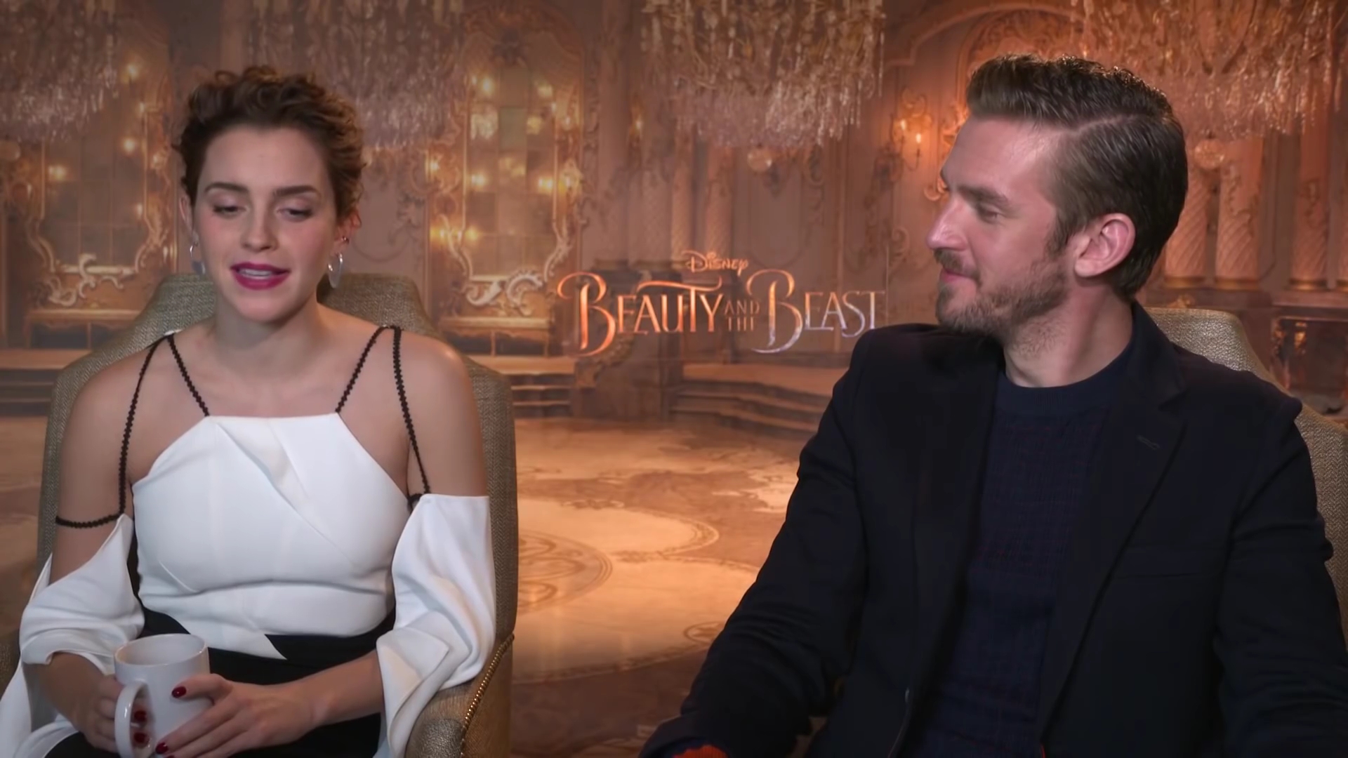 EmmaWatsonFan-dot-NL_BeautyAndTheBeastPressJunket-HarkinsTheatres0217.jpg