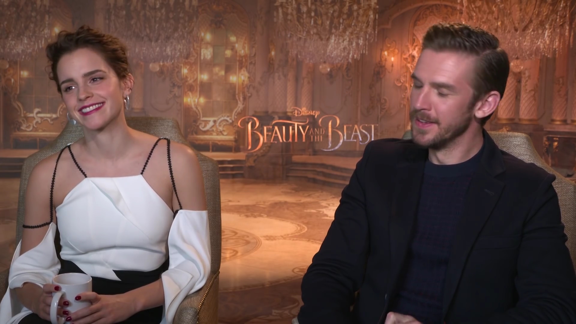 EmmaWatsonFan-dot-NL_BeautyAndTheBeastPressJunket-HarkinsTheatres0226.jpg