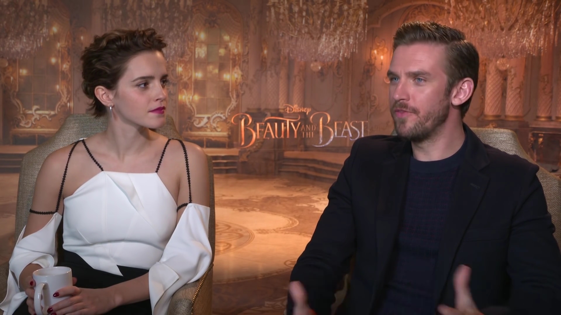 EmmaWatsonFan-dot-NL_BeautyAndTheBeastPressJunket-HarkinsTheatres0288.jpg