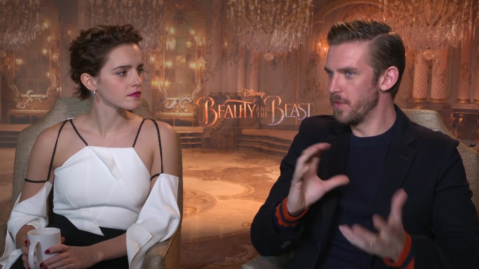 EmmaWatsonFan-dot-NL_BeautyAndTheBeastPressJunket-HarkinsTheatres0289.jpg