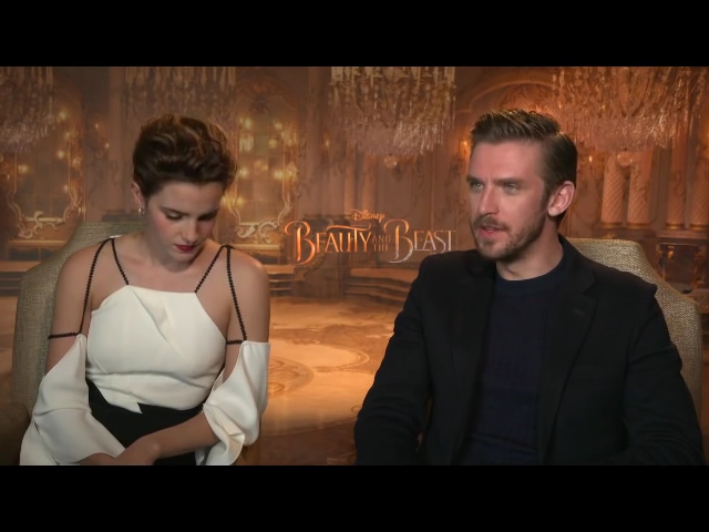 EmmaWatsonFan-dot-NL_BeautyAndTheBeastPressJunket-HollywoodXYZ0037.jpg