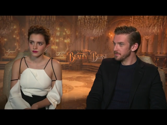 EmmaWatsonFan-dot-NL_BeautyAndTheBeastPressJunket-HollywoodXYZ0066.jpg