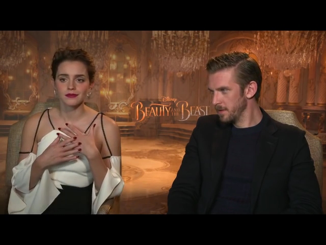 EmmaWatsonFan-dot-NL_BeautyAndTheBeastPressJunket-HollywoodXYZ0083.jpg