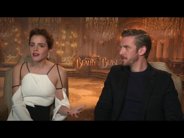 EmmaWatsonFan-dot-NL_BeautyAndTheBeastPressJunket-HollywoodXYZ0131.jpg