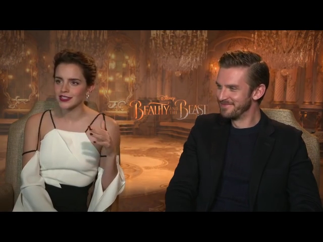 EmmaWatsonFan-dot-NL_BeautyAndTheBeastPressJunket-HollywoodXYZ0135.jpg