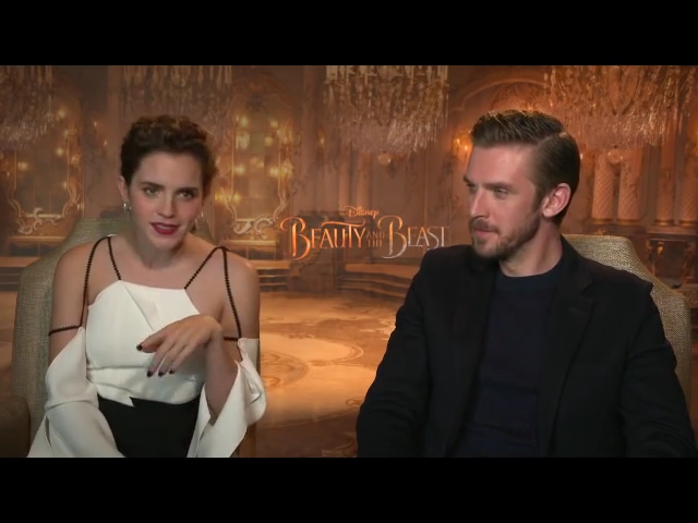 EmmaWatsonFan-dot-NL_BeautyAndTheBeastPressJunket-HollywoodXYZ0136.jpg