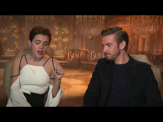 EmmaWatsonFan-dot-NL_BeautyAndTheBeastPressJunket-HollywoodXYZ0144.jpg