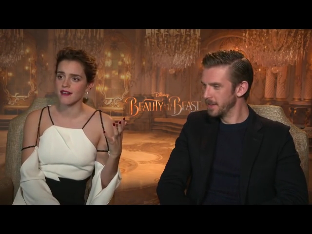 EmmaWatsonFan-dot-NL_BeautyAndTheBeastPressJunket-HollywoodXYZ0149.jpg