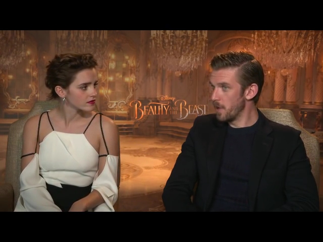 EmmaWatsonFan-dot-NL_BeautyAndTheBeastPressJunket-HollywoodXYZ0154.jpg