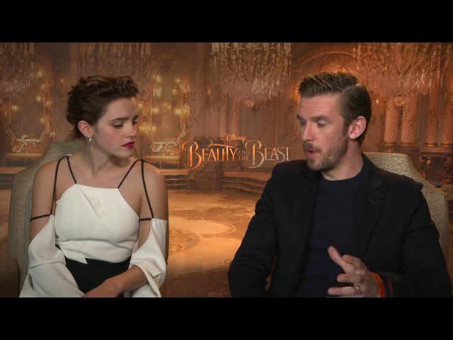 EmmaWatsonFan-dot-NL_BeautyAndTheBeastPressJunket-HollywoodXYZ0156.jpg