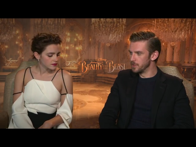 EmmaWatsonFan-dot-NL_BeautyAndTheBeastPressJunket-HollywoodXYZ0157.jpg