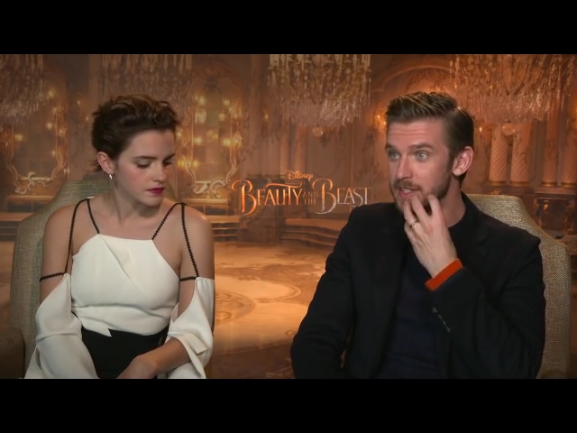 EmmaWatsonFan-dot-NL_BeautyAndTheBeastPressJunket-HollywoodXYZ0159.jpg