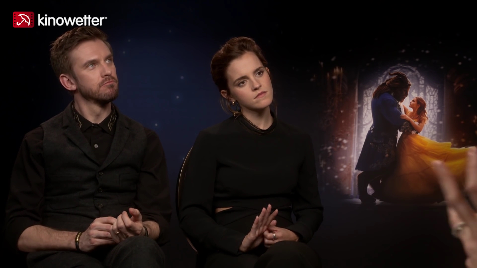 EmmaWatsonFan-dot-NL_BeautyAndTheBeastPressJunket-Kinowetter0368.jpg