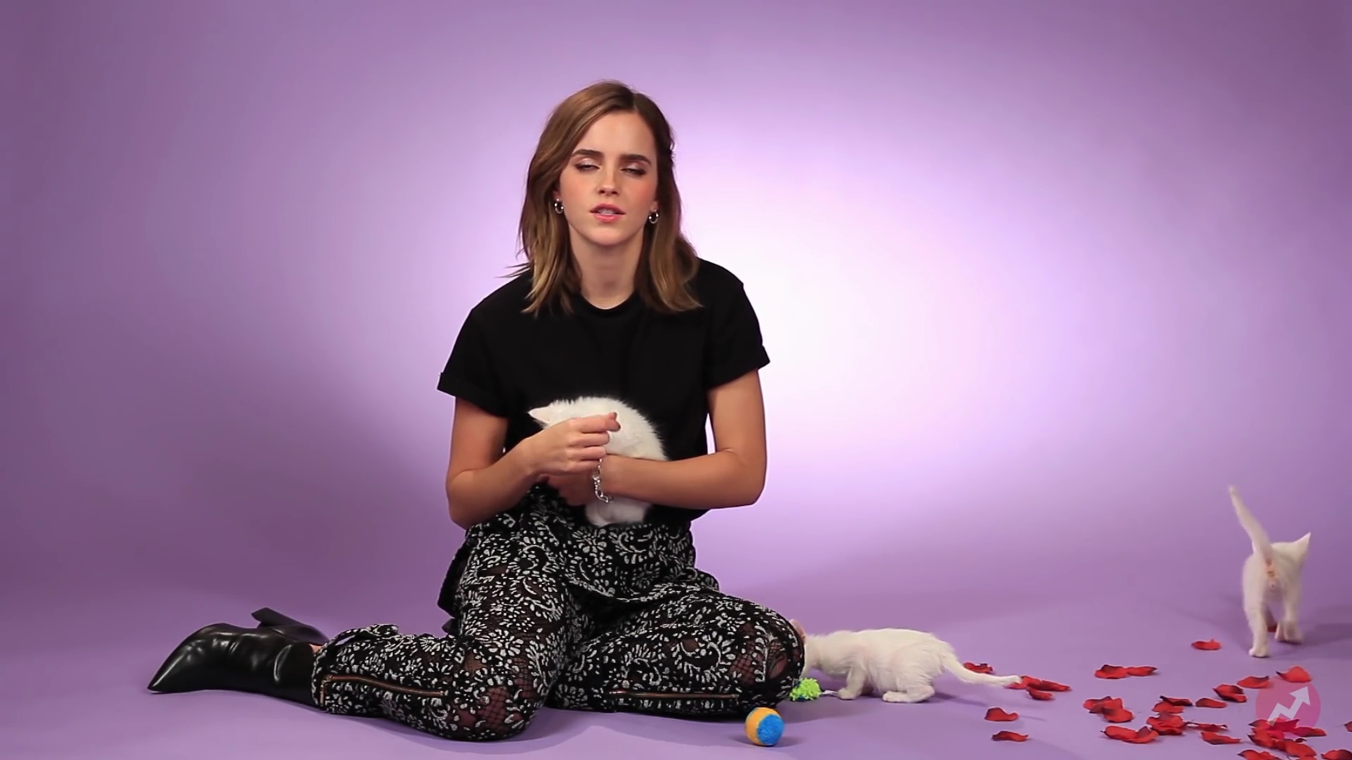 EmmaWatsonFan-nl_2017Buzzfeed0117.jpg EmmaWatsonFan-nl_2017Buzzfeed0117.jpg