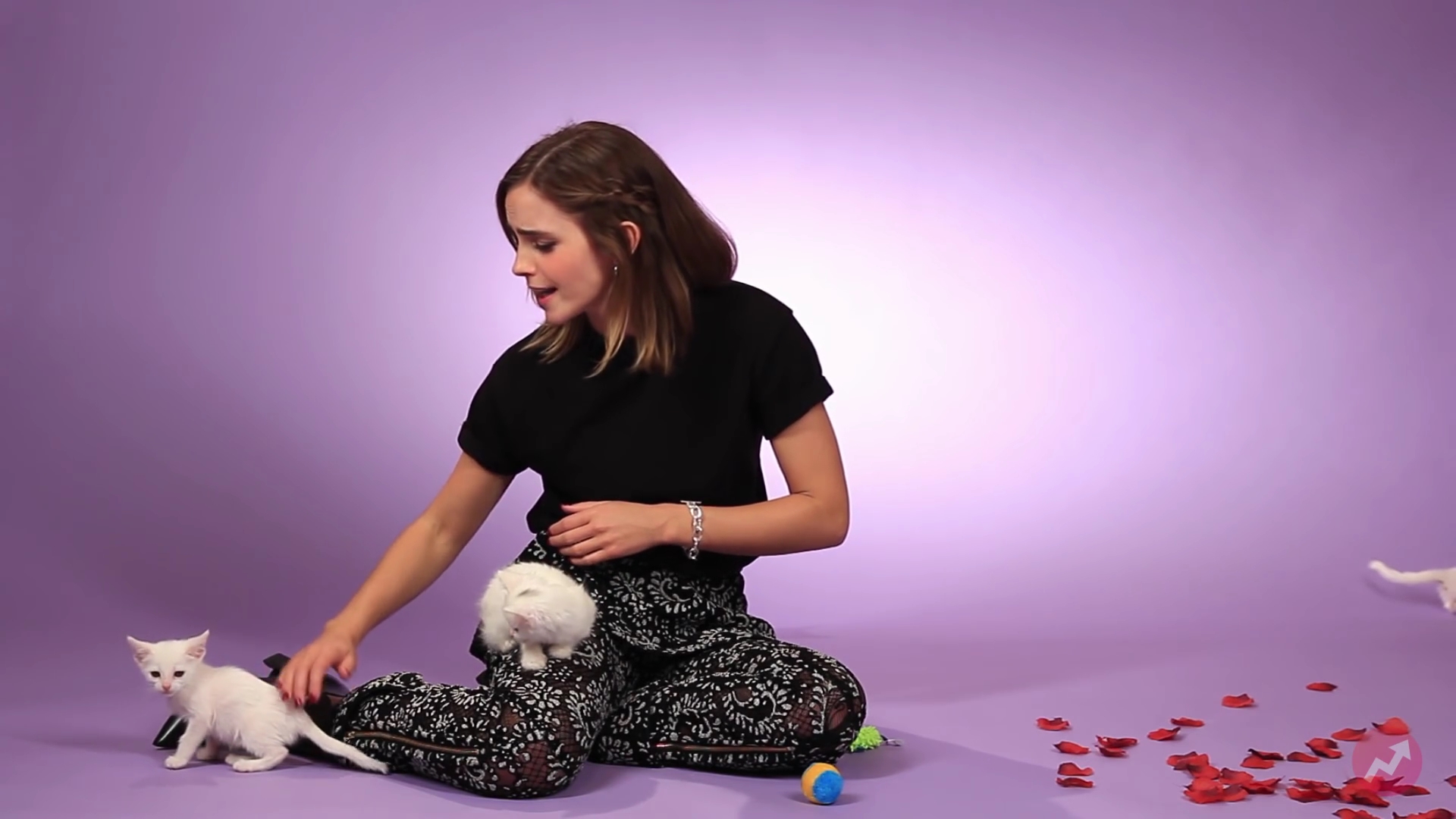 EmmaWatsonFan-nl_2017Buzzfeed0150.jpg EmmaWatsonFan-nl_2017Buzzfeed0150.jpg