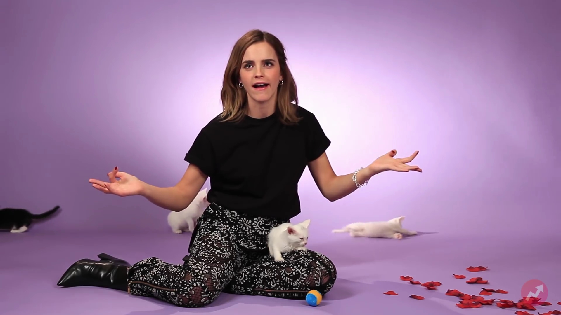EmmaWatsonFan-nl_2017Buzzfeed0174.jpg EmmaWatsonFan-nl_2017Buzzfeed0174.jpg