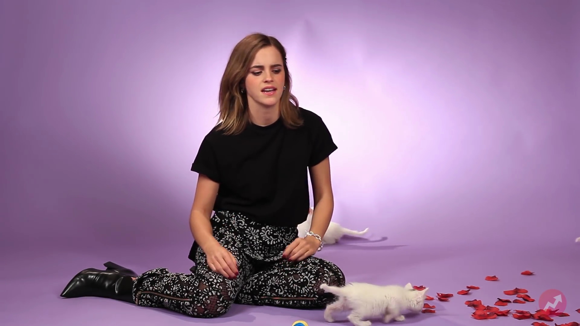 EmmaWatsonFan-nl_2017Buzzfeed0196.jpg EmmaWatsonFan-nl_2017Buzzfeed0196.jpg