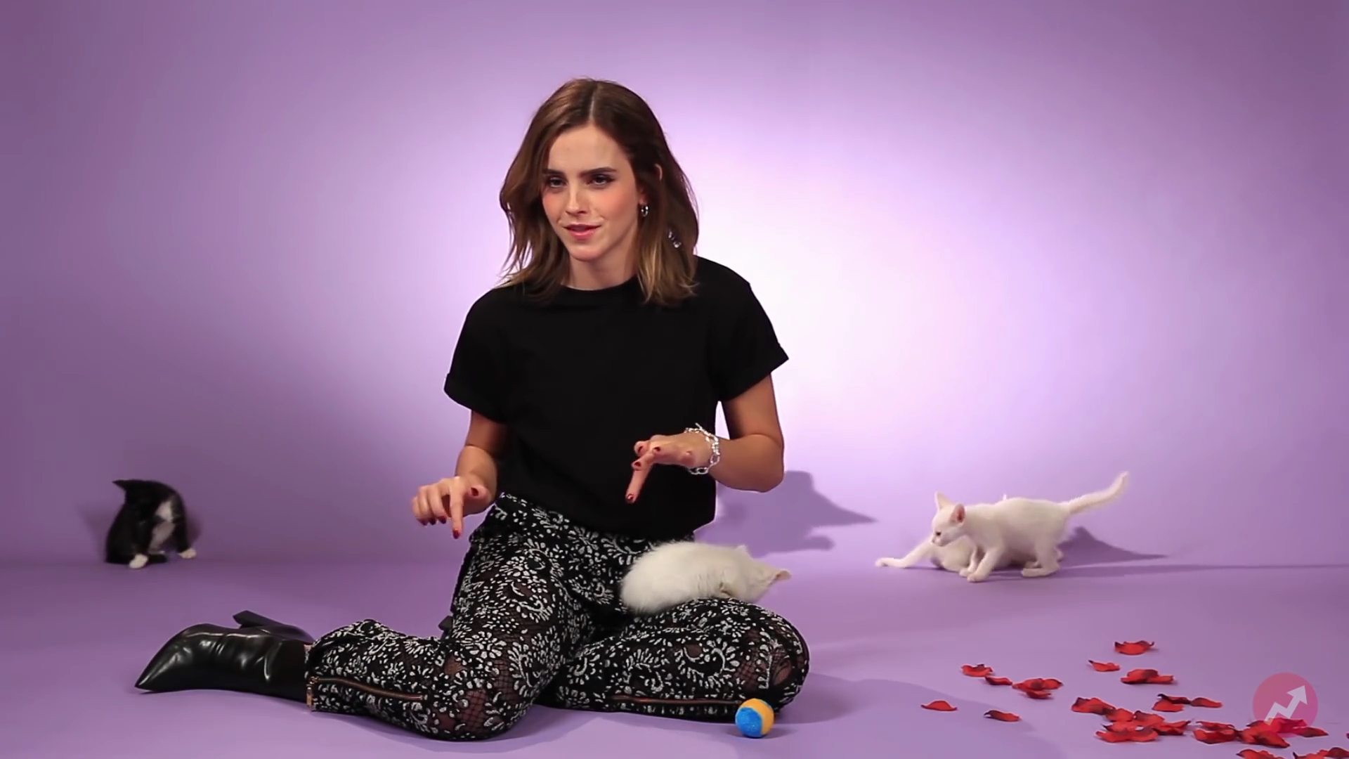 EmmaWatsonFan-nl_2017Buzzfeed0225.jpg EmmaWatsonFan-nl_2017Buzzfeed0225.jpg