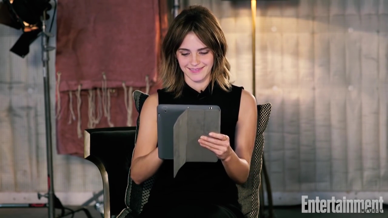 EmmaWatsonFan-nl_2017EntertainmentWeekly_KidsAskEmmaWatsonAboutBeautyAndTheBeastHarryPotterMore0015.jpg EmmaWatsonFan-nl_2017EntertainmentWeekly_KidsAskEmmaWatsonAboutBeautyAndTheBeastHarryPotterMore0015.jpg