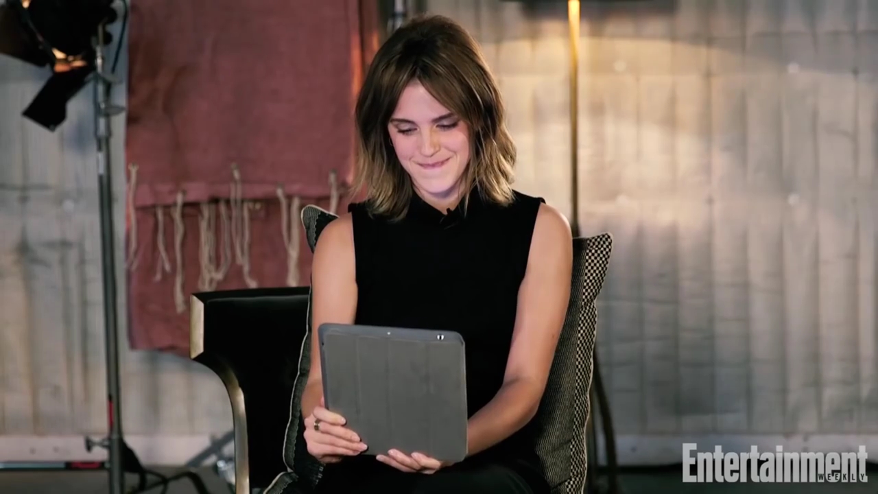 EmmaWatsonFan-nl_2017EntertainmentWeekly_KidsAskEmmaWatsonAboutBeautyAndTheBeastHarryPotterMore0063.jpg