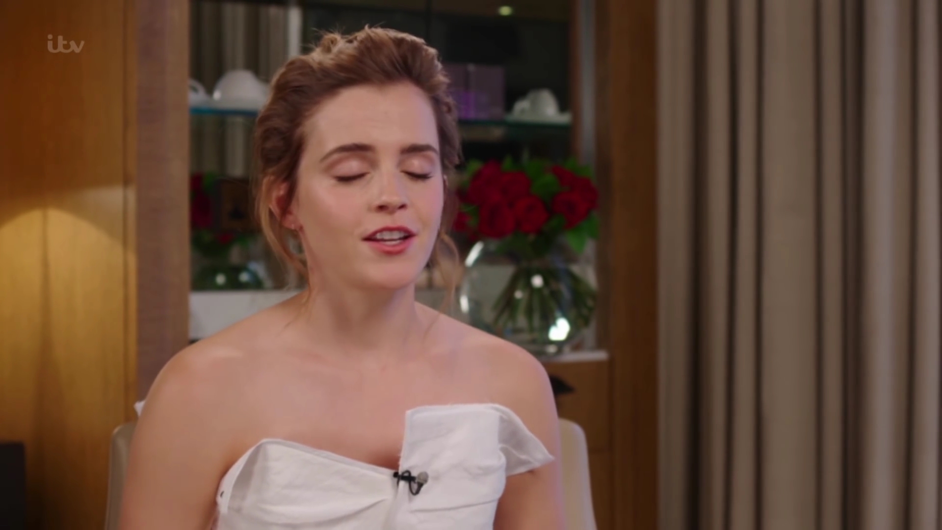 EmmaWatsonFan-dot-nl_2017Lorraine0060.jpg