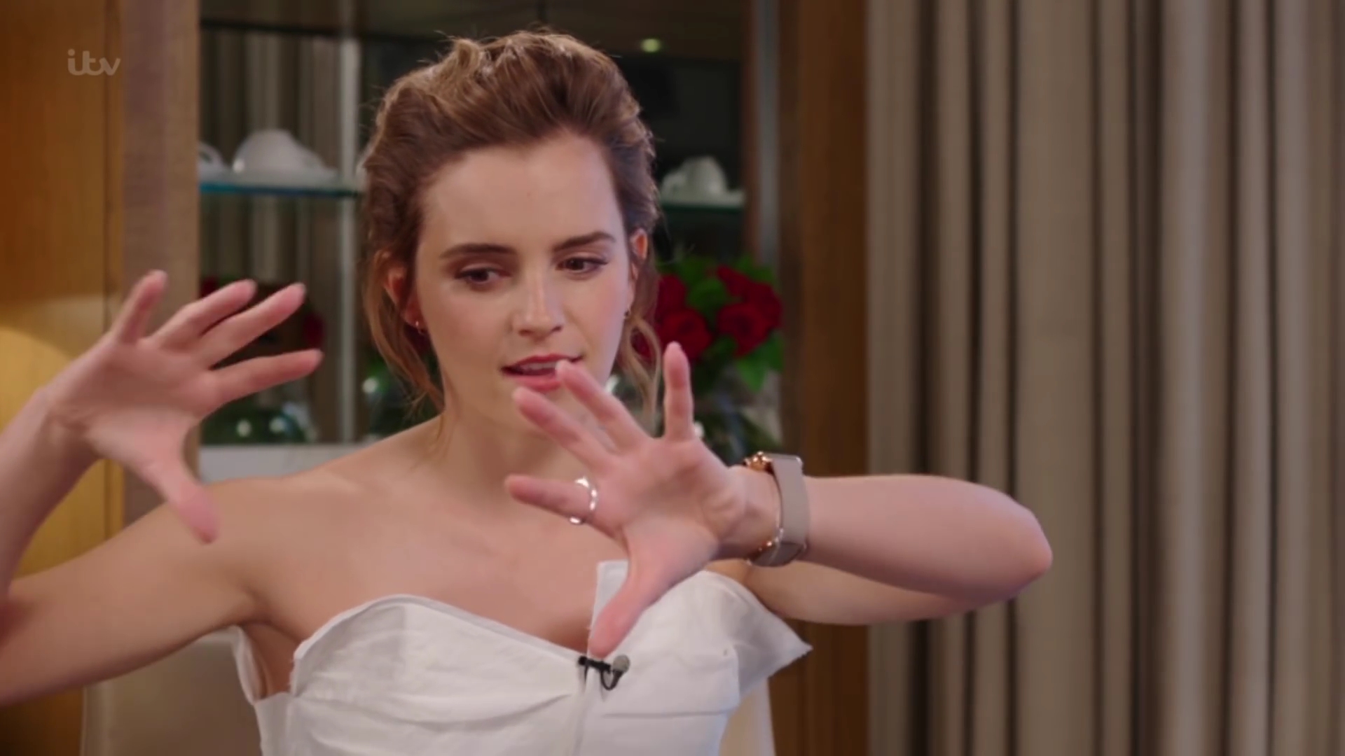 EmmaWatsonFan-dot-nl_2017Lorraine0109.jpg