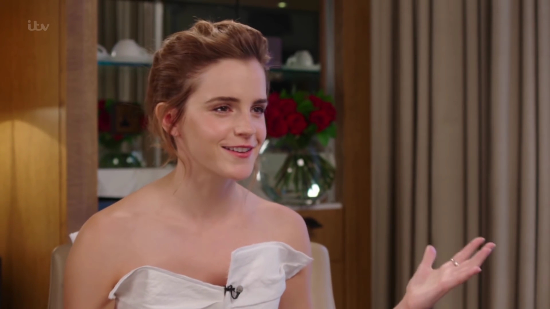 EmmaWatsonFan-dot-nl_2017Lorraine0155.jpg EmmaWatsonFan-dot-nl_2017Lorraine0155.jpg