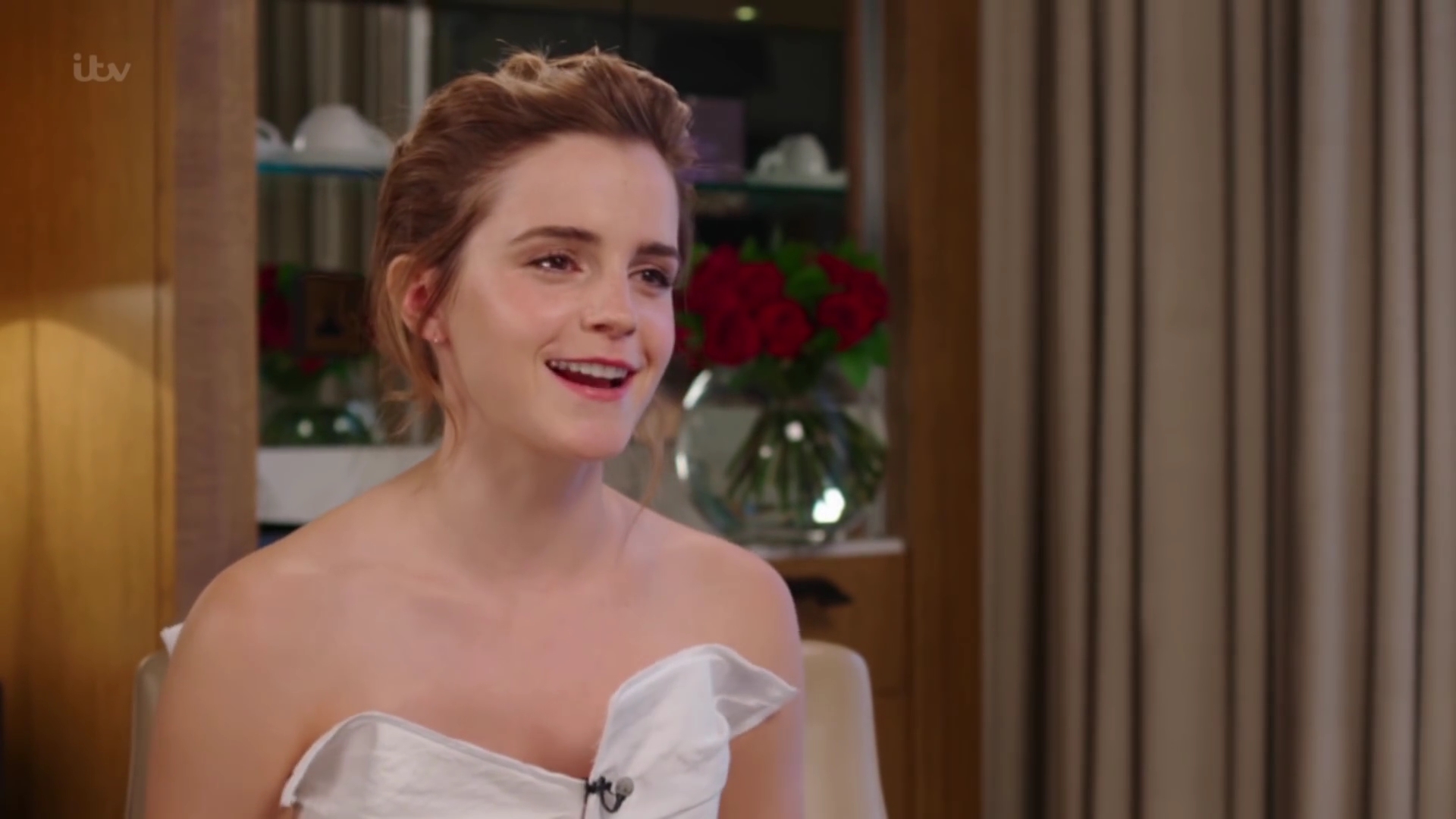 EmmaWatsonFan-dot-nl_2017Lorraine0156.jpg