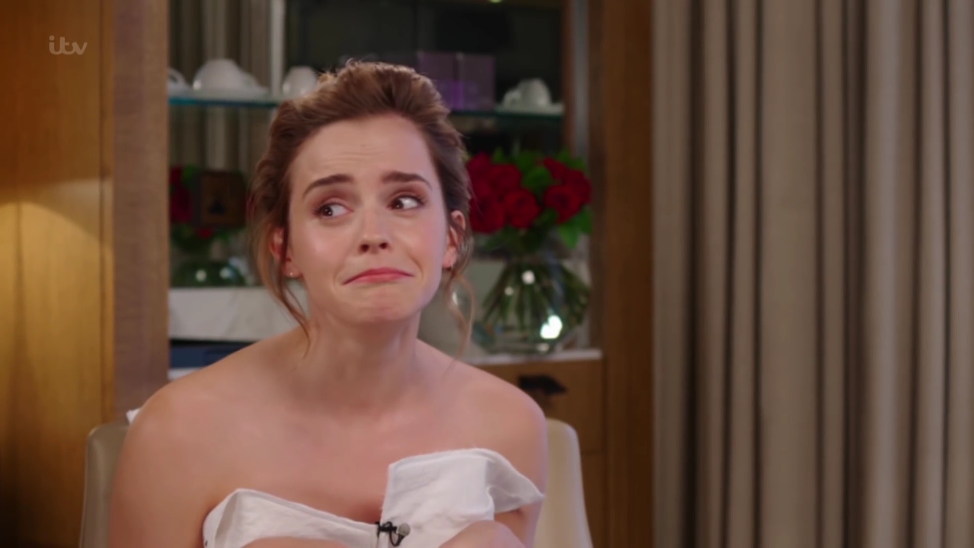 EmmaWatsonFan-dot-nl_2017Lorraine0186.jpg