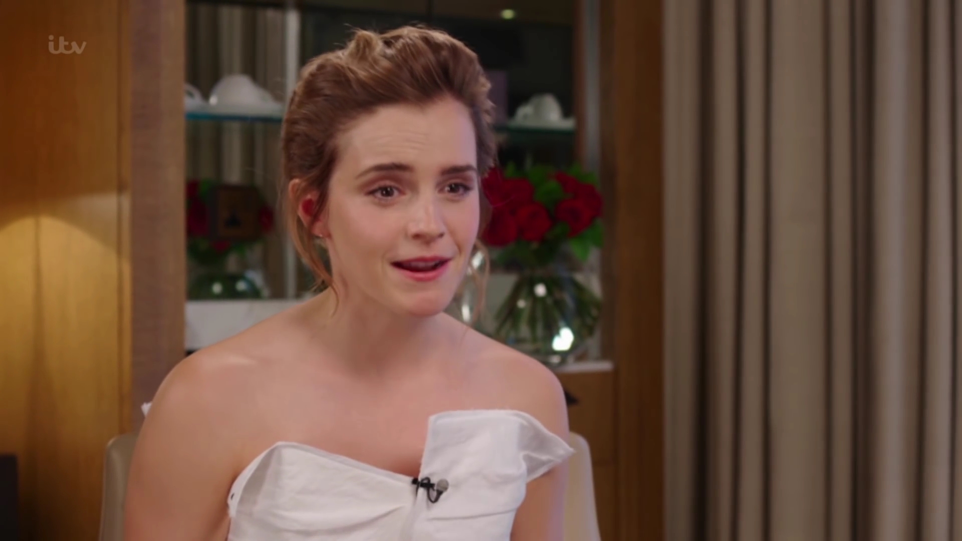 EmmaWatsonFan-dot-nl_2017Lorraine0201.jpg