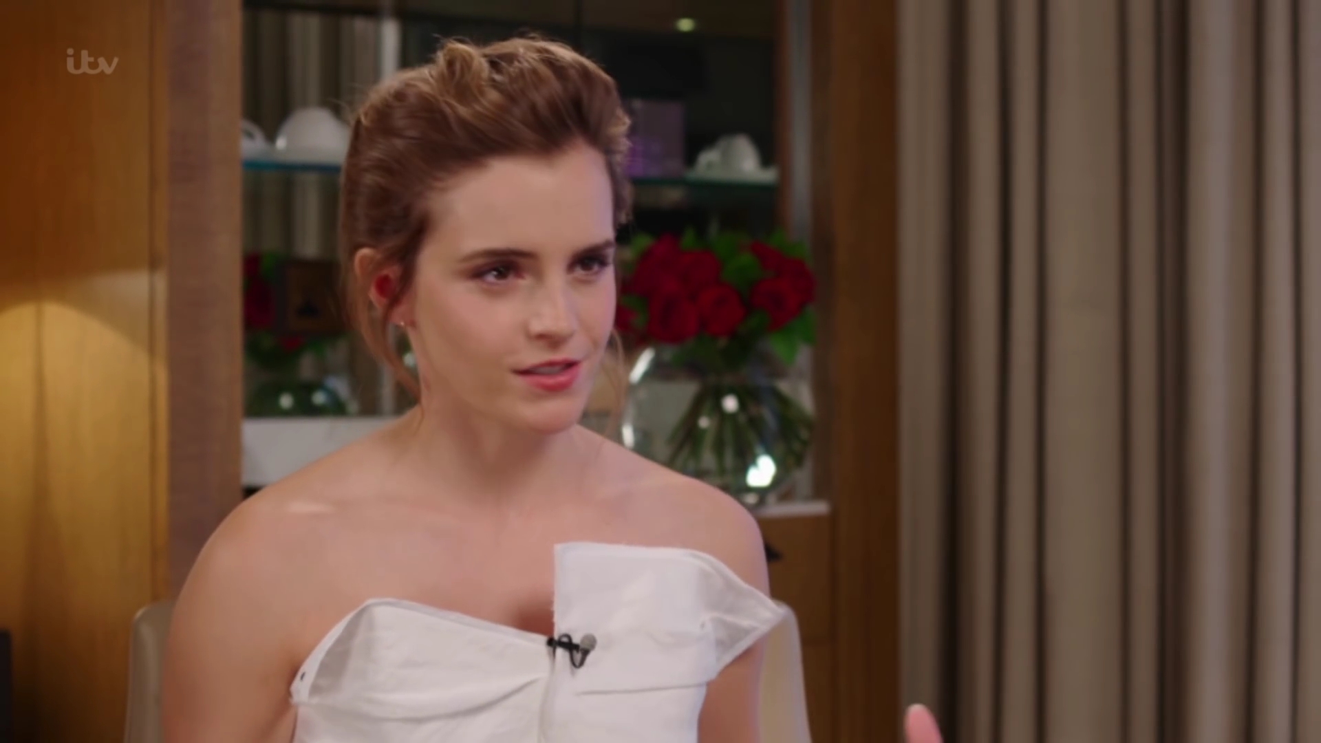 EmmaWatsonFan-dot-nl_2017Lorraine0235.jpg