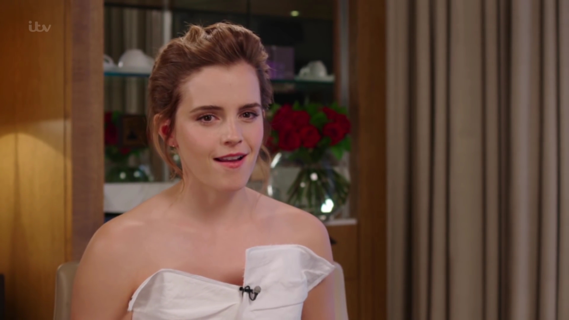 EmmaWatsonFan-dot-nl_2017Lorraine0239.jpg EmmaWatsonFan-dot-nl_2017Lorraine0239.jpg