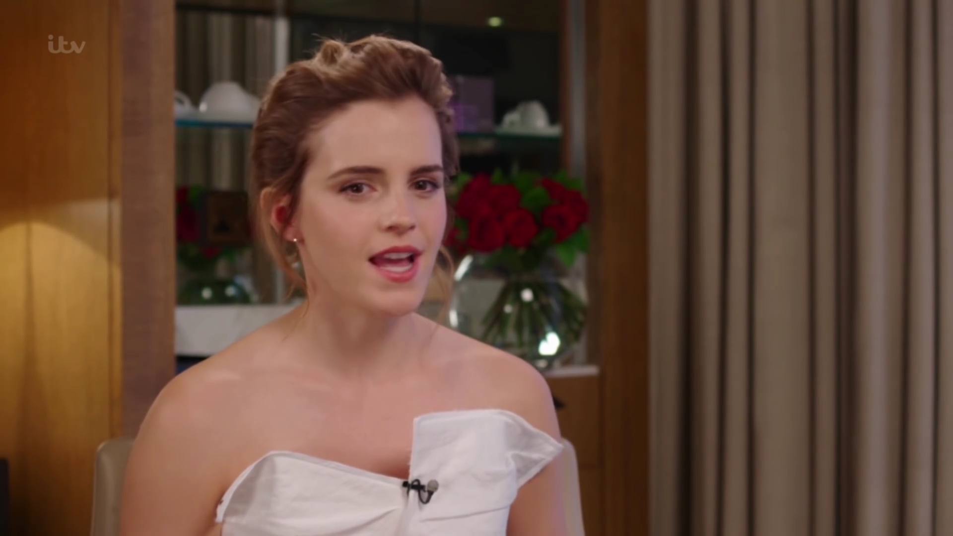 EmmaWatsonFan-dot-nl_2017Lorraine0240.jpg