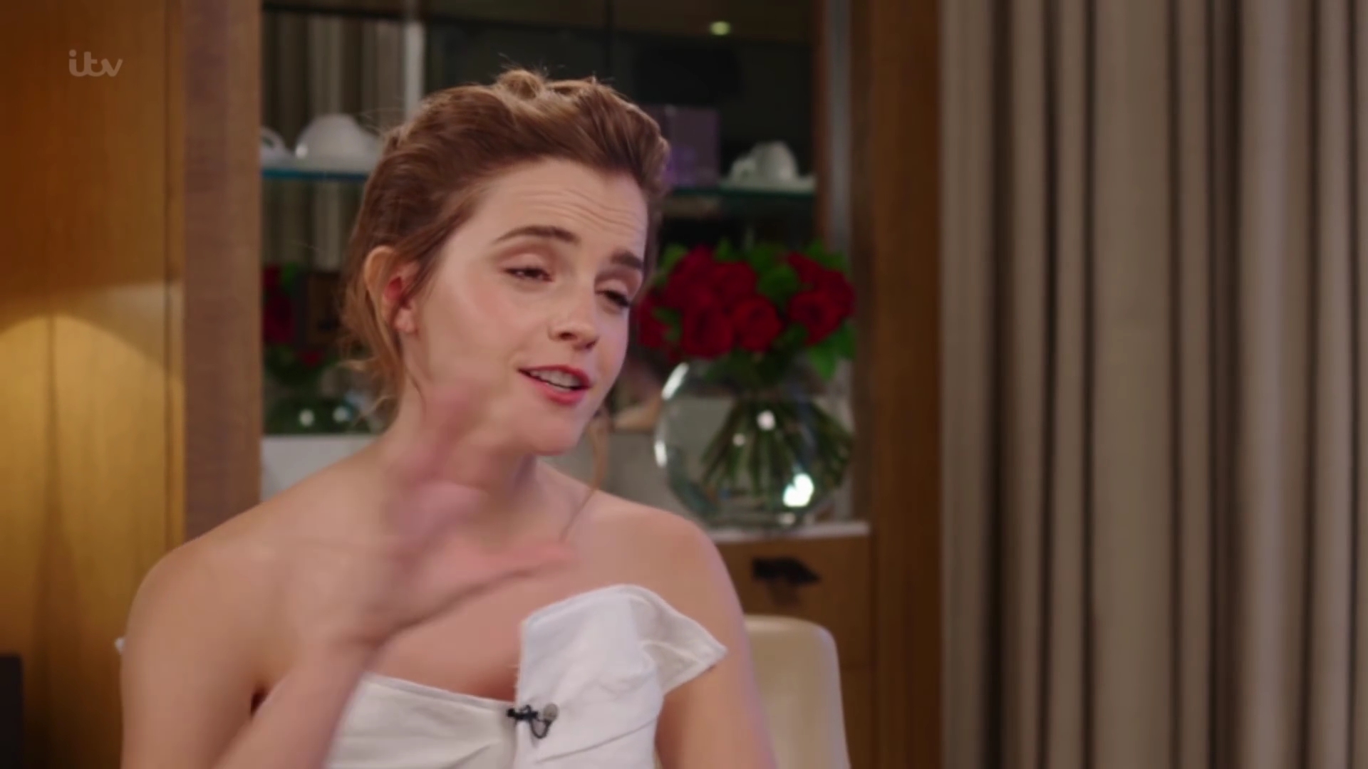 EmmaWatsonFan-dot-nl_2017Lorraine0243.jpg EmmaWatsonFan-dot-nl_2017Lorraine0243.jpg