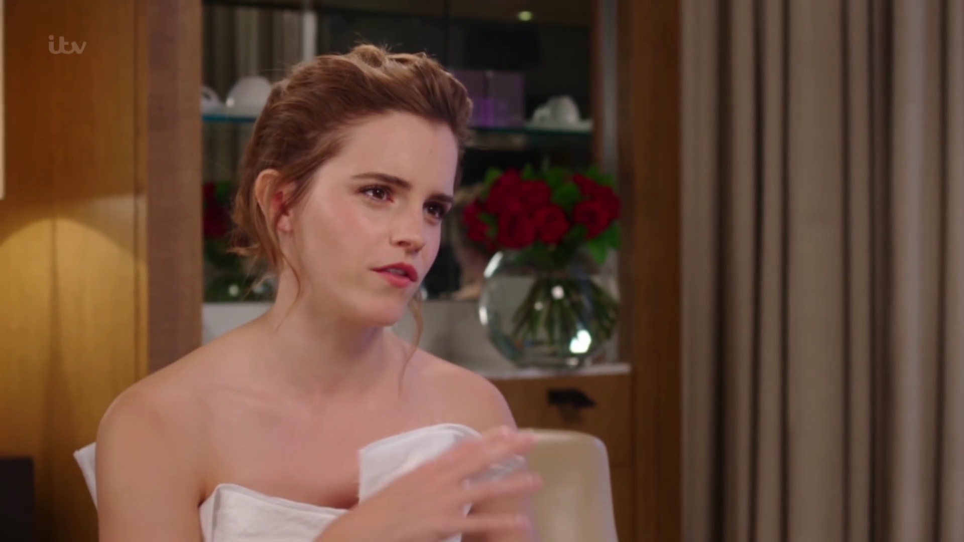 EmmaWatsonFan-dot-nl_2017Lorraine0245.jpg EmmaWatsonFan-dot-nl_2017Lorraine0245.jpg