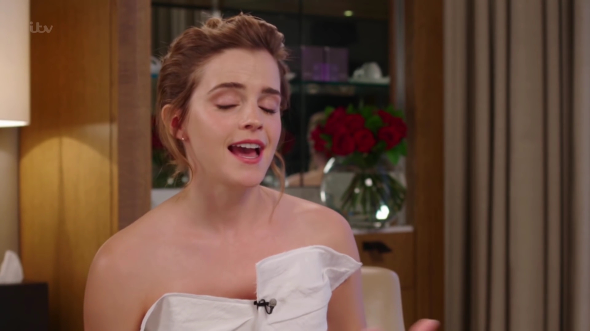 EmmaWatsonFan-dot-nl_2017Lorraine0326.jpg