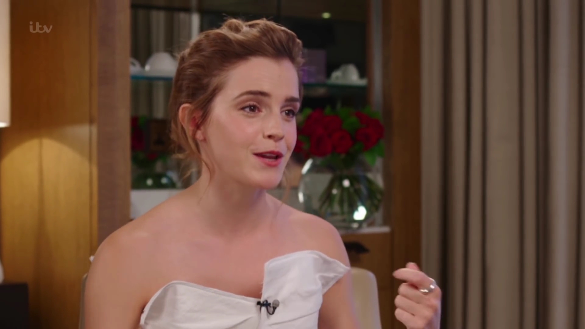 EmmaWatsonFan-dot-nl_2017Lorraine0353.jpg EmmaWatsonFan-dot-nl_2017Lorraine0353.jpg