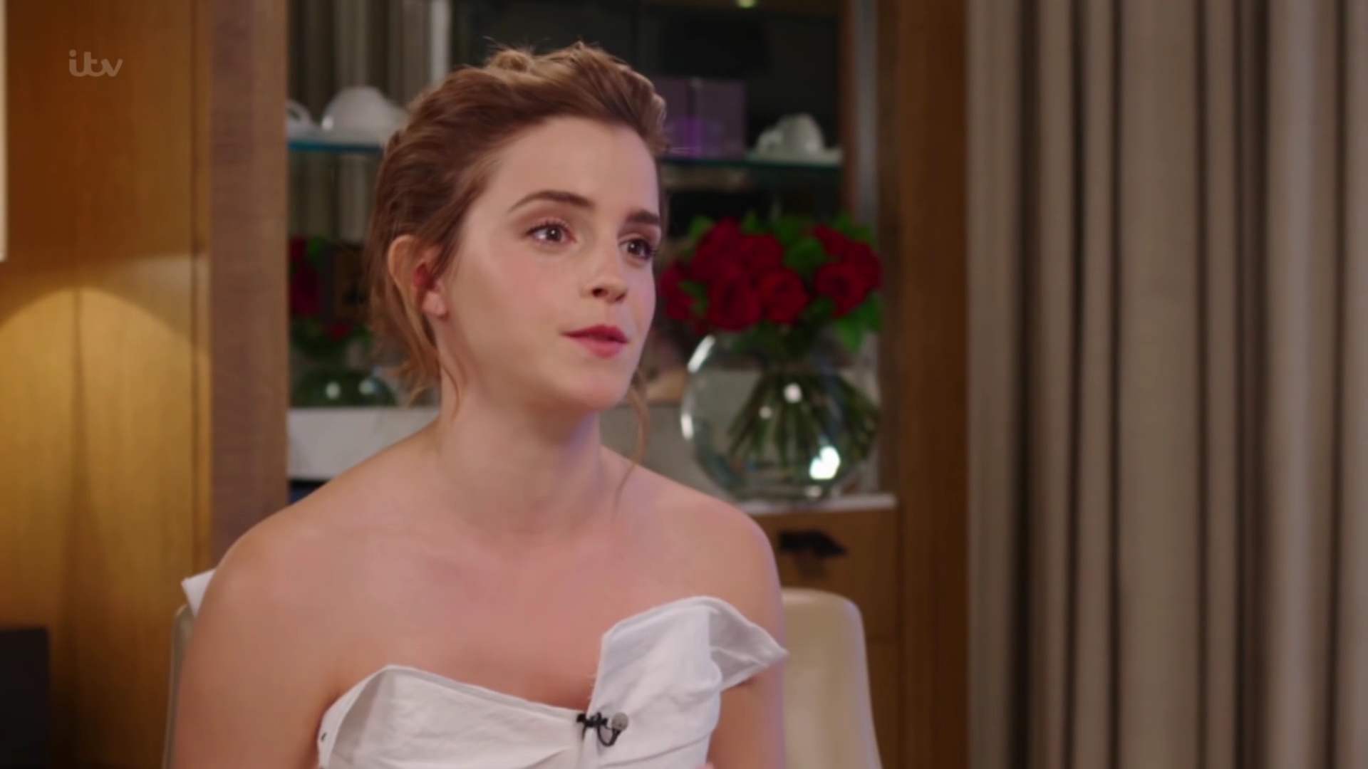 EmmaWatsonFan-dot-nl_2017Lorraine0380.jpg