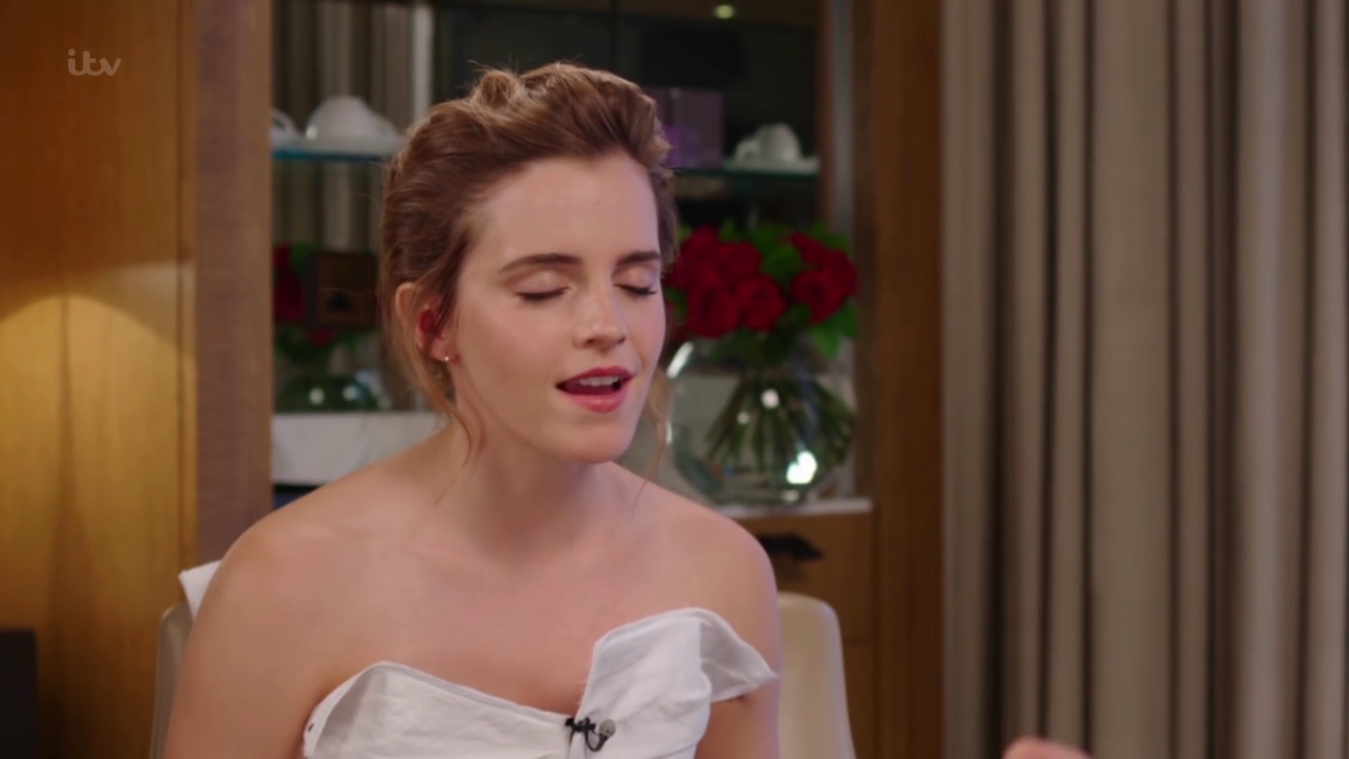 EmmaWatsonFan-dot-nl_2017Lorraine0409.jpg EmmaWatsonFan-dot-nl_2017Lorraine0409.jpg