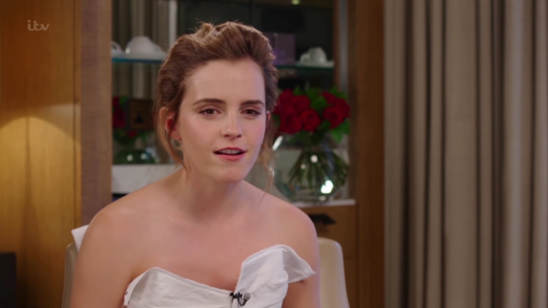 EmmaWatsonFan-dot-nl_2017Lorraine0414.jpg EmmaWatsonFan-dot-nl_2017Lorraine0414.jpg